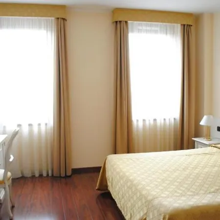 International Hotel Iseo