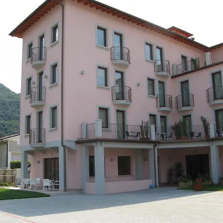 International 3* Iseo