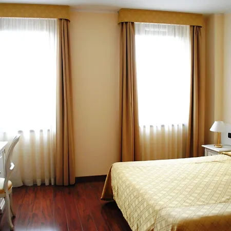Hotel International 3*